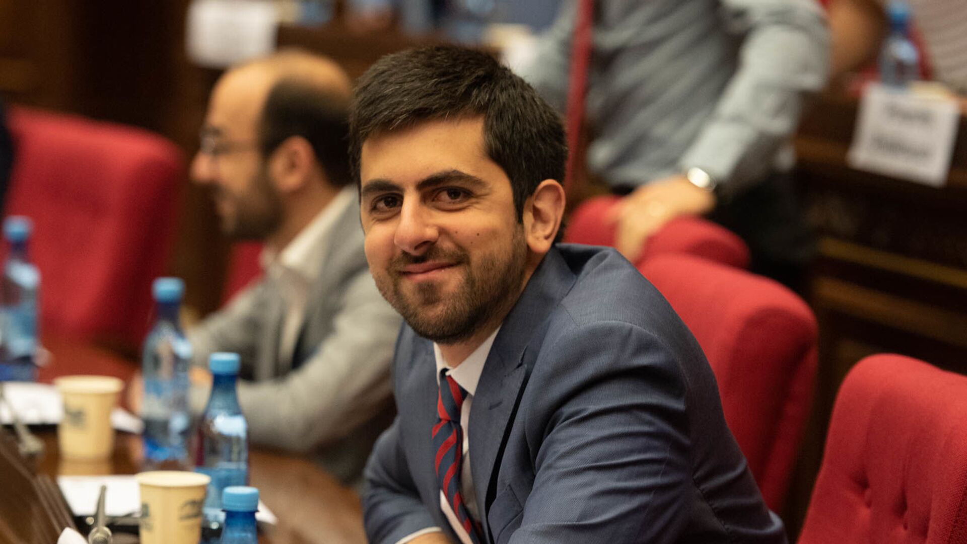 Саркис Ханданян: Ереван работает над предложениями Баку