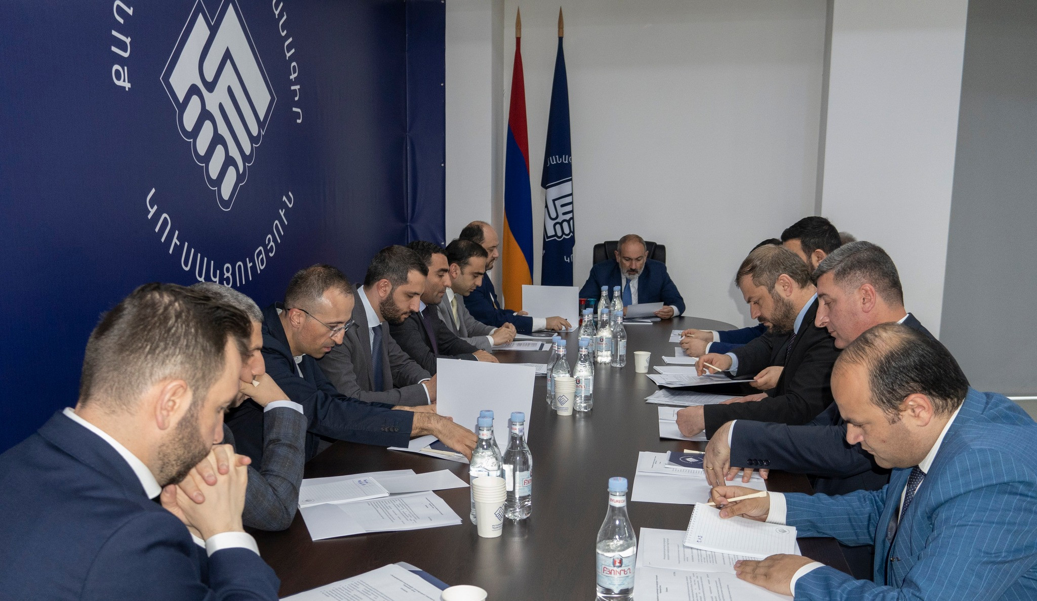 «Հրապարակ». ՔՊ վարչության անդամները գործուղումների անվան տակ վոյաժների մեջ են