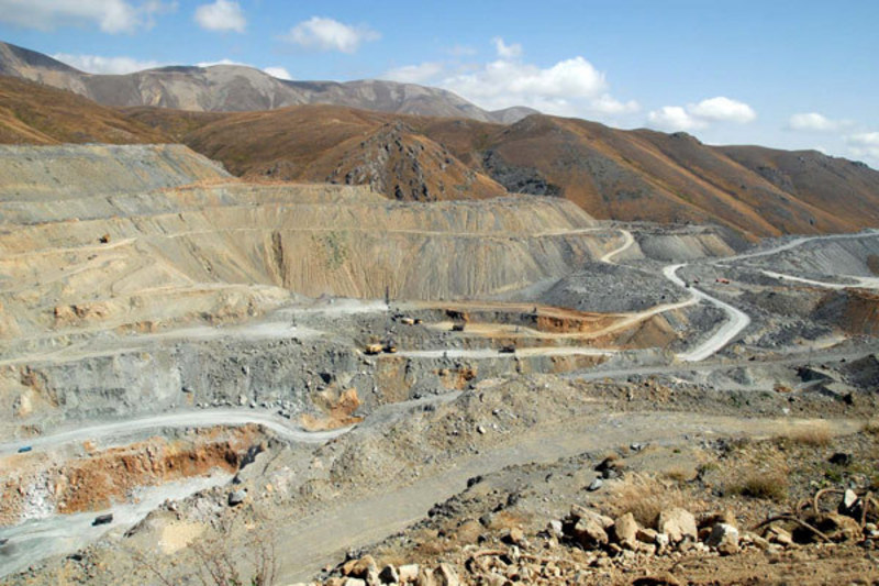 Из-за обстрелов со стороны ВС Азербайджана нарушена работа Соткского рудника