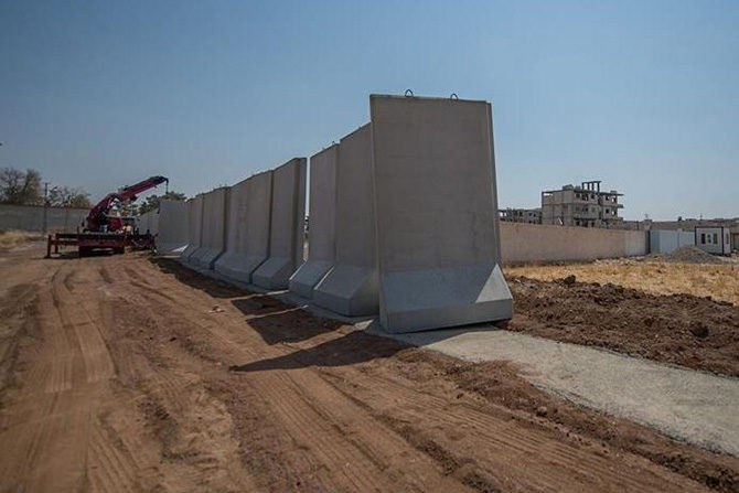 Турция начала строительство стены на границе с Ираном