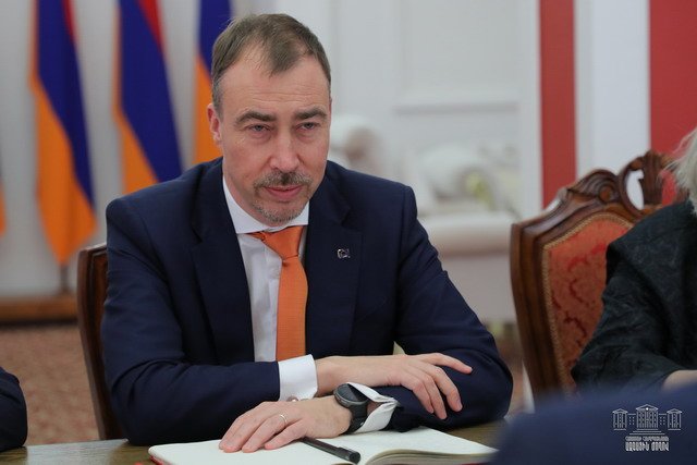 Спецпредставитель ЕС по Южному Кавказу в ближайшее время посетит Армению и Азербайджан 
