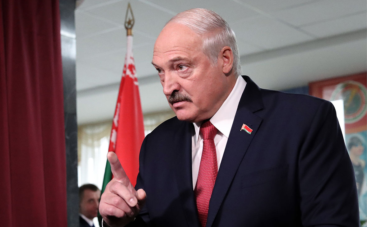 Лукашенко: Сербии не удастся усидеть на трех стульях