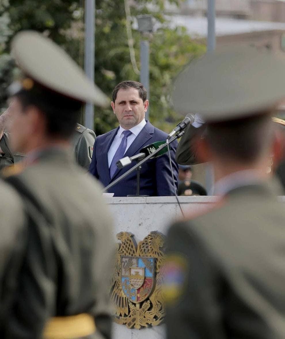 Министр обороны Армении с рабочим визитом отбыл в Брюссель
