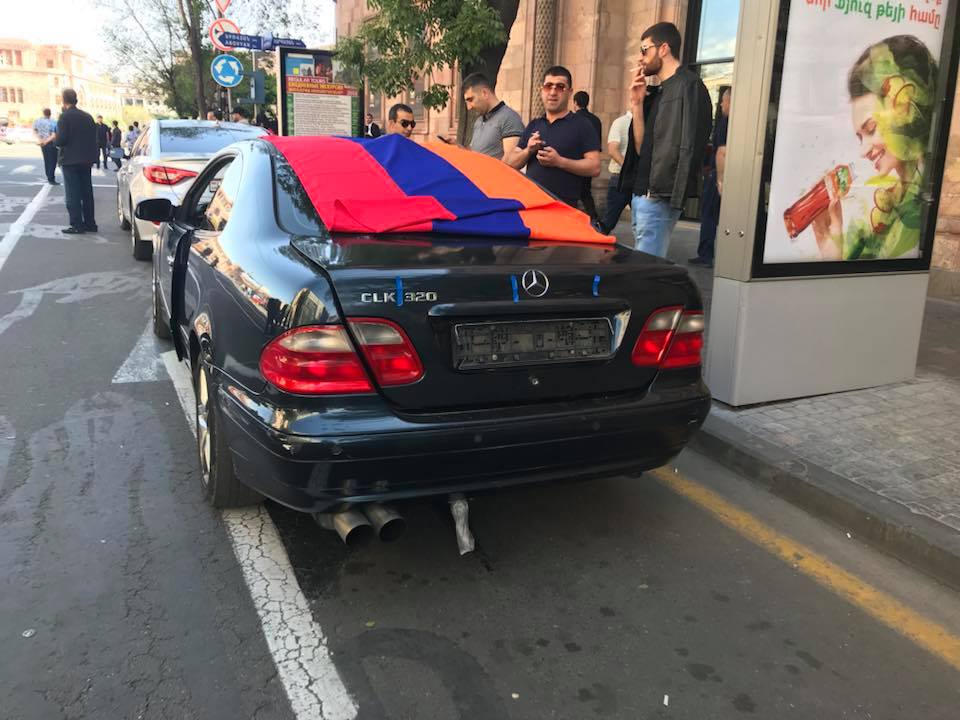Хаос на улицах Еревана: В Ереване скончался пострадавший в ДТП годовалый ребенок