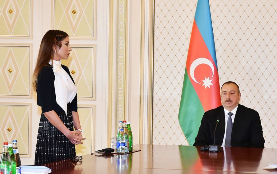 Крах Азербайджана затронул и Казахстан: Астана потеряла в Межбанке 220 млн долларов