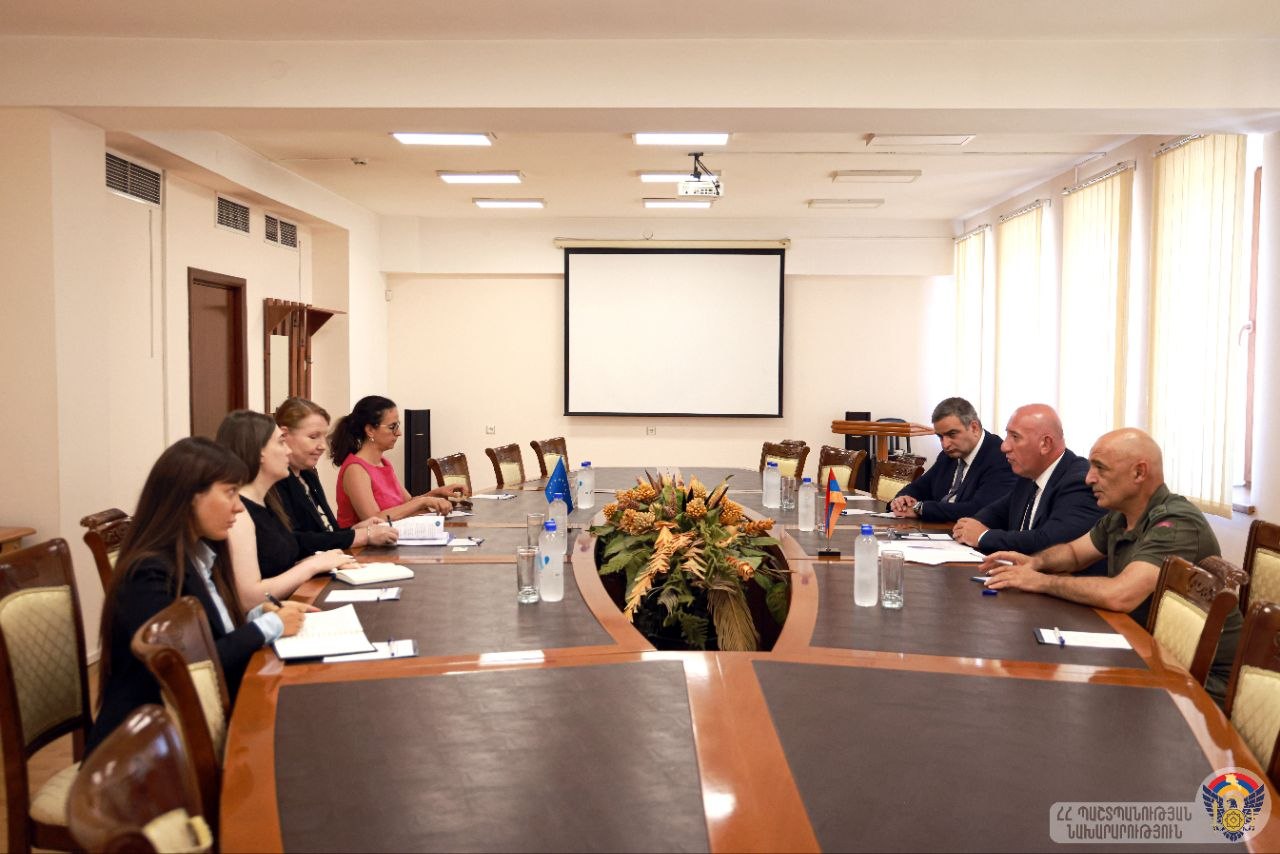 ՊՆ վարչական համալիրում ընդունել են Հայաստանում ԵՄ քաղաքացիական առաքելության ղեկավարին