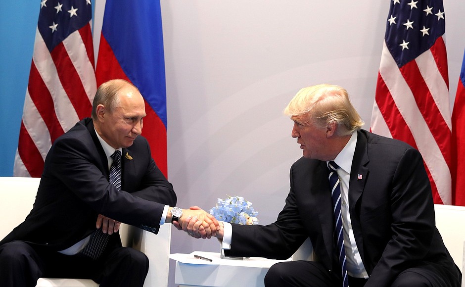 «Потрясающая встреча», есть небольшой шанс - эксперты о переговорах Путина с Трампом