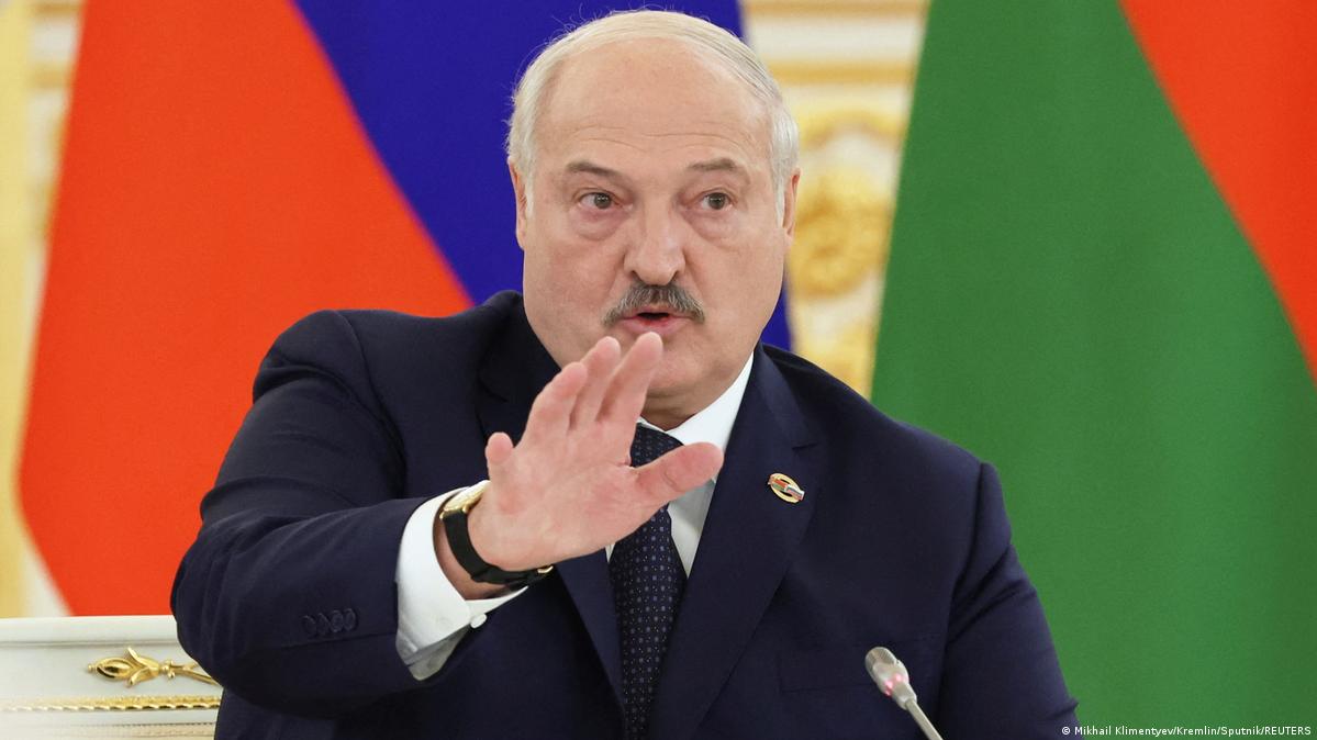 «Тебя как клопа раздавят»: Лукашенко раскрыл детали матерных переговоров с Пригожиным