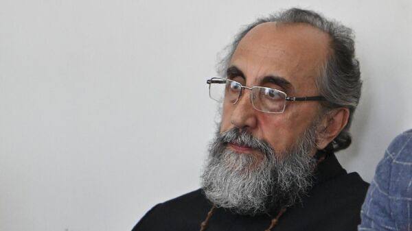 Требую обеспечить право Микаэла Србазана на получение Святого Причастия - Товмасян