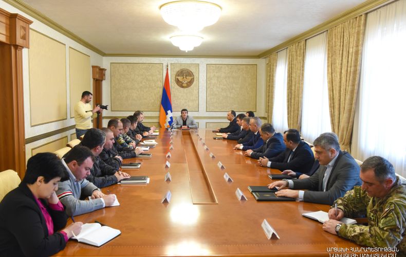 Президент Арцаха провел рабочее совещание с участием силовиков