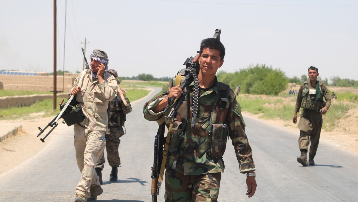 Около 400 афганских солдат пересекли таджикскую границу, спасаясь от «Талибан»