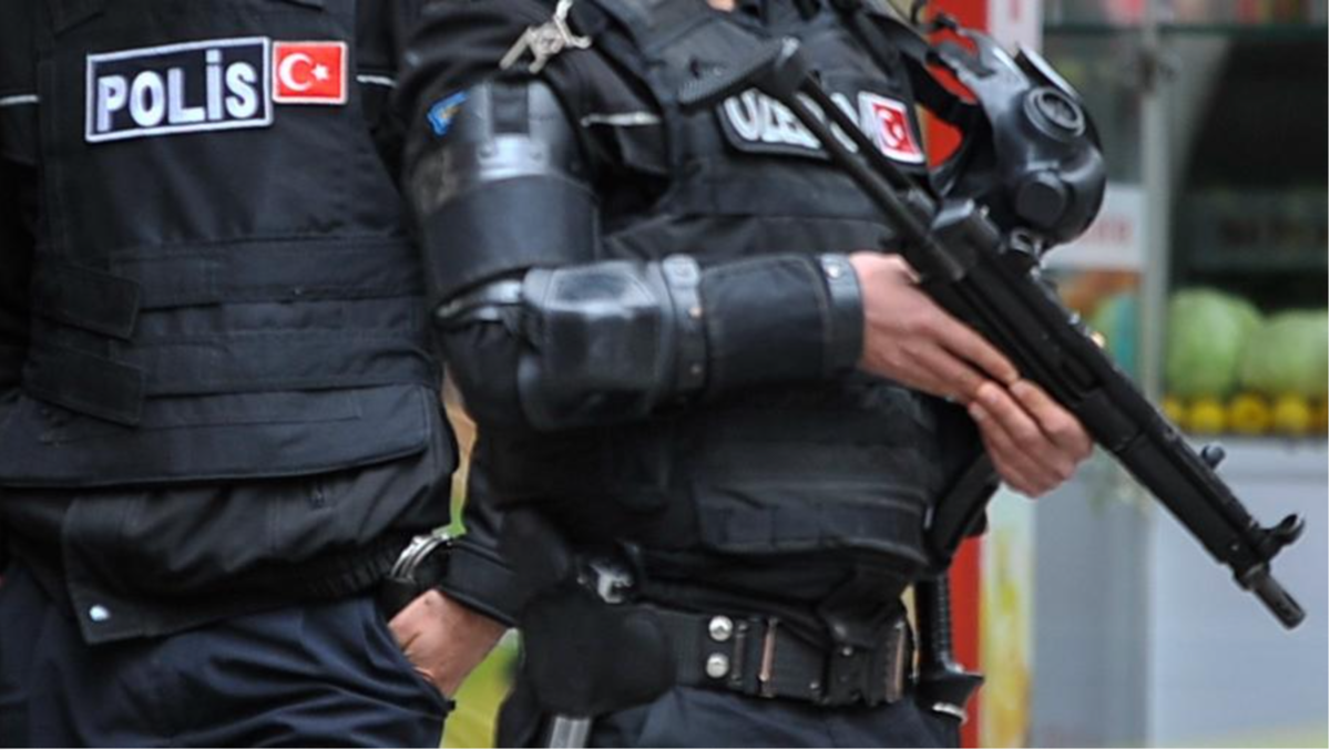 В Стамбуле по подозрению в причастности к ИГ задержаны 8 человек 