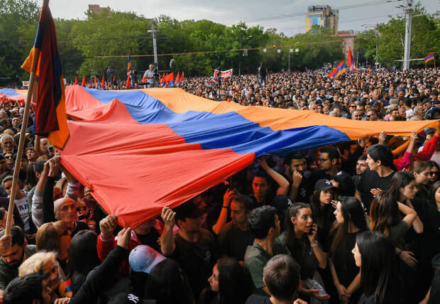 СМИ: Протесты в Армении. Дело идёт к «сносу» Пашиняна