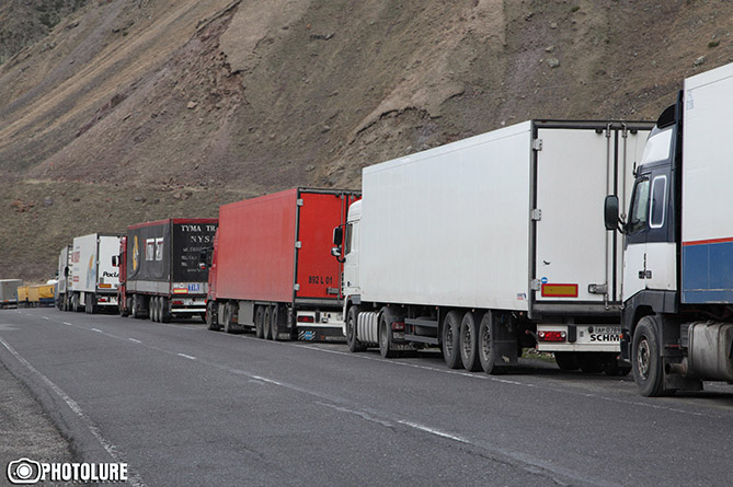Հայաստանից Վրաստան փոքր բեռնատարների մուտքի արգելքը հանվել է. ՊԵԿ