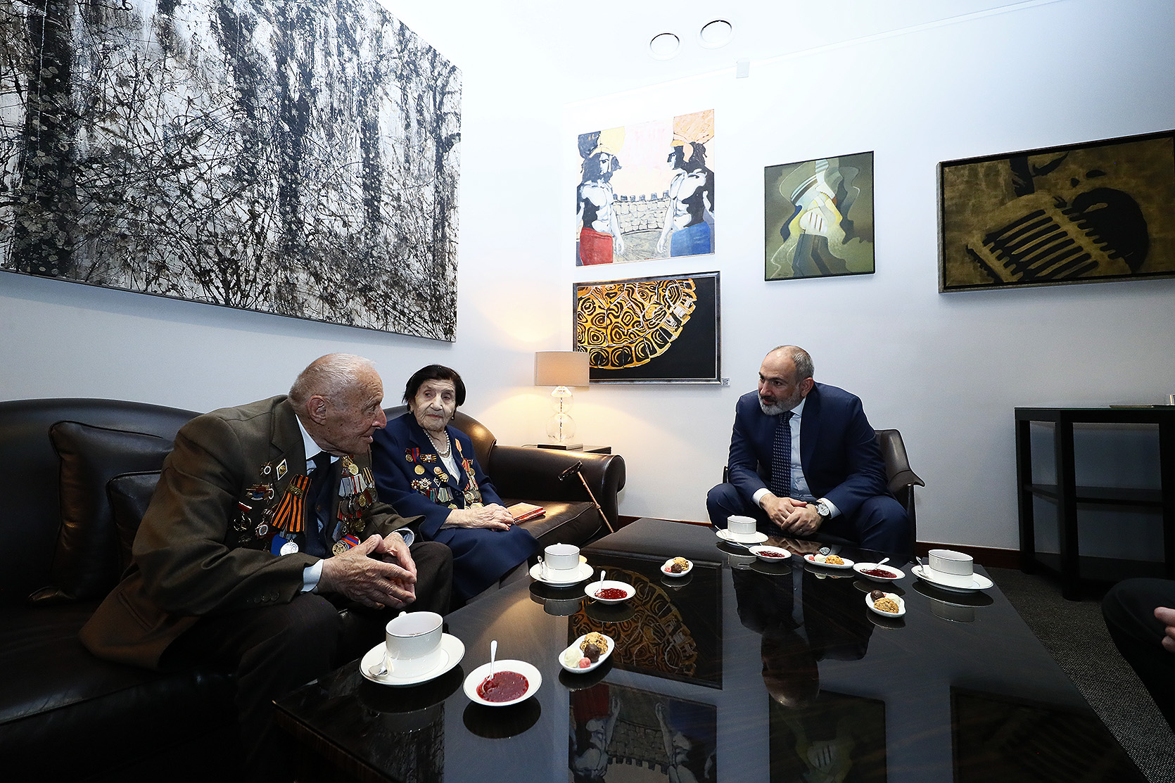 Пашинян в Москве провел встречу с армянскими ветеранами Великой Отечественной войны