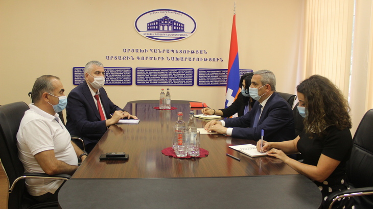Глава МИД Арцаха принял координатора инициативной группы «Платформа армянских беженцев»