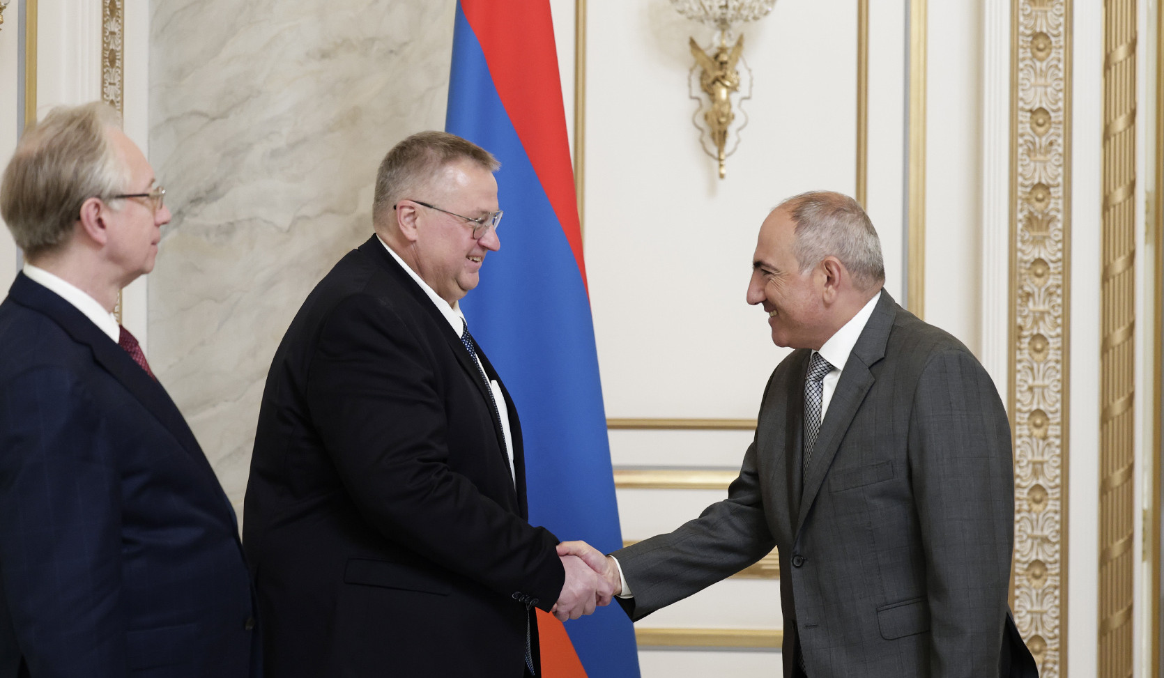 Փաշինյանն ու Օվերչուկը քննարկել են Հայաստան-Ռուսաստան երկկողմ օրակարգի հարցեր