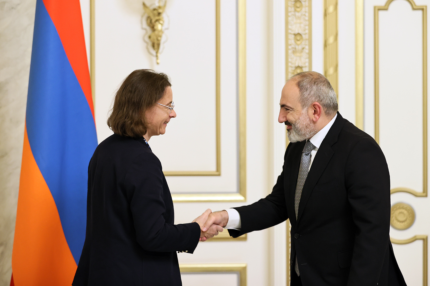 Փաշինյանը ֆրանսիացի համանախագահի հետ քննարկել է խաղաղության պայմանագրի մշակումը