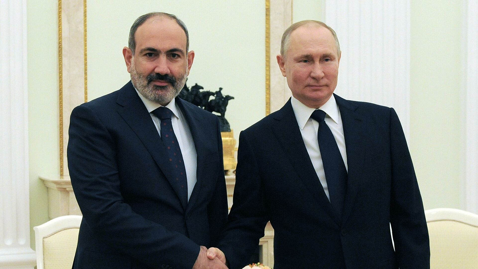 Путин и Пашинян обсудили текущую ситуацию вокруг Карабаха