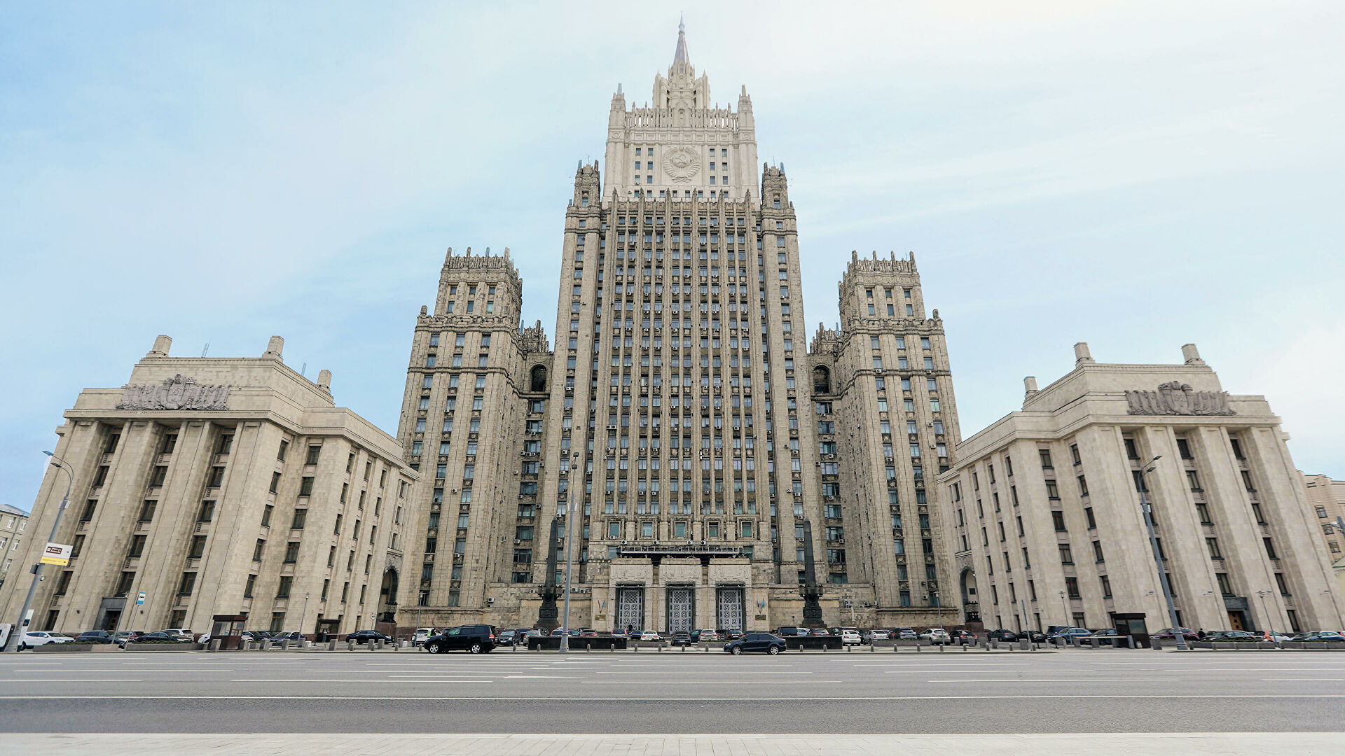 Москва надеется на скорейшее урегулирование ситуации в Армении - МИД