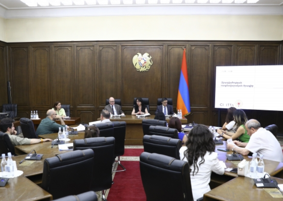 Депутатам представлен проект стратегии занятости Армении в 2024-2030 гг