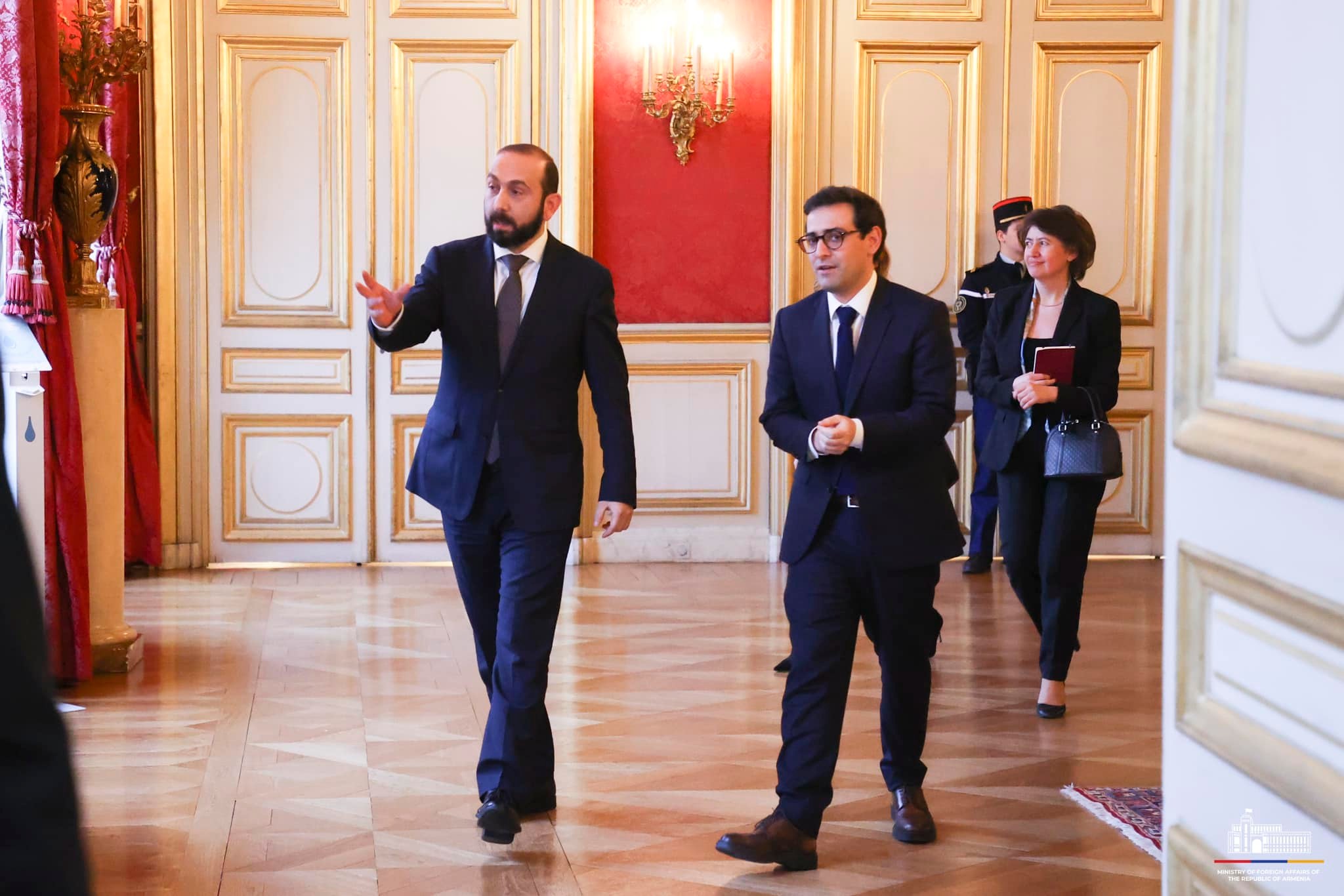 Главы МИД Армении и Франции обсудили ситуацию с безопасностью на Южном Кавказе