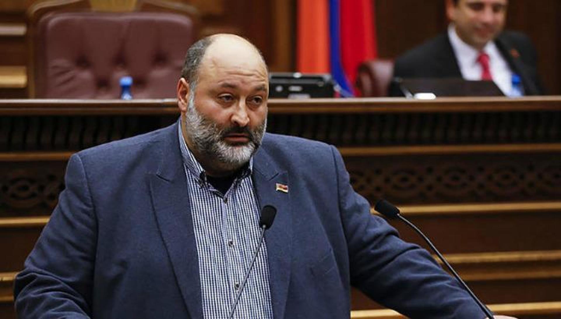 Член парламентской фракции «Мой шаг» Вараздат Карапетян сложит мандат 