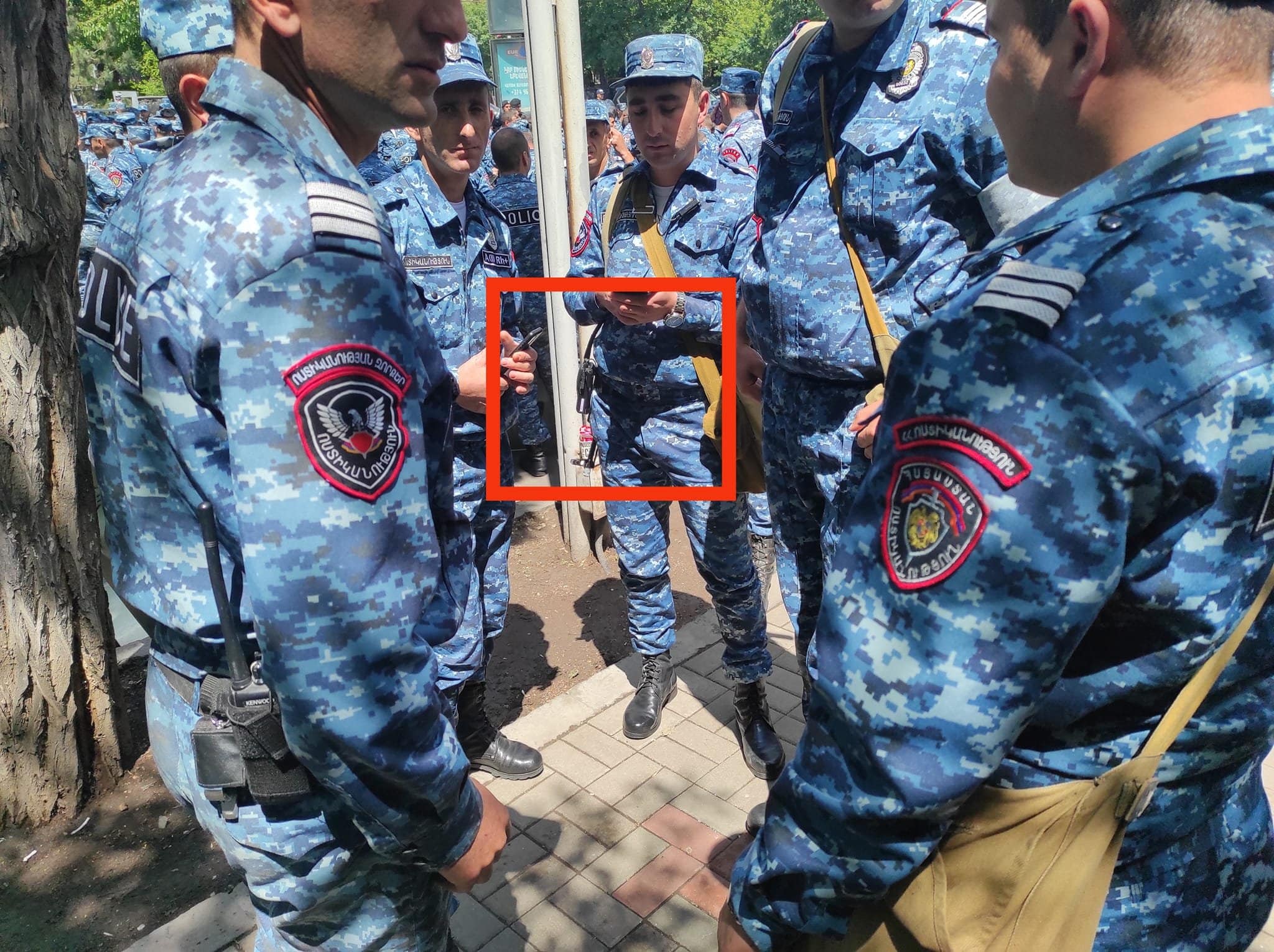 Ոստիկանները արգելված հատուկ միջոցներ են կրում. Թովմասյանը դիմել է Գլխավոր դատախազին