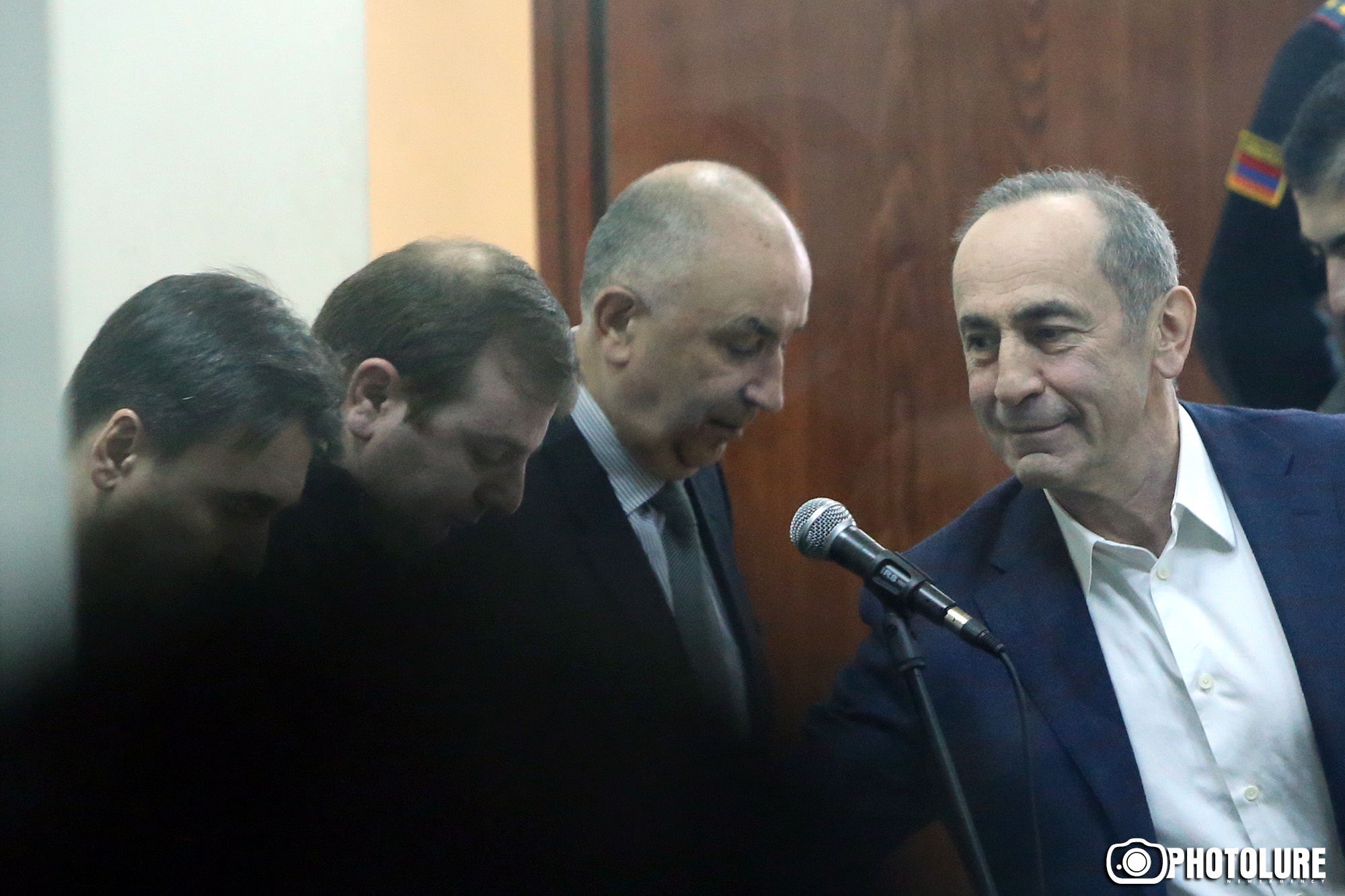 Защита Роберта Кочаряна отозвала заявления в Конституционный суд
