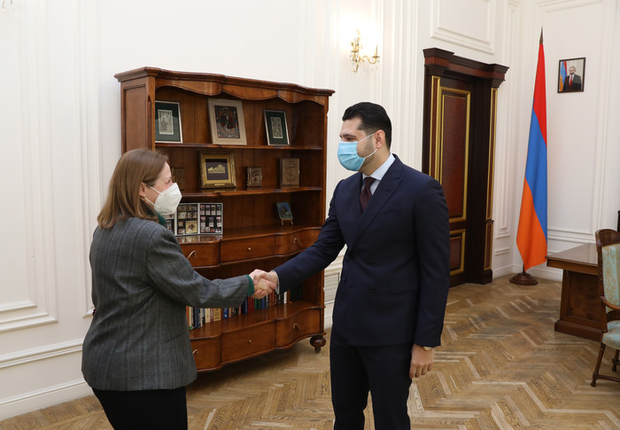 Посол США: вопрос статуса Нагорного Карабаха должен быть решен в рамках МГ ОБСЕ 