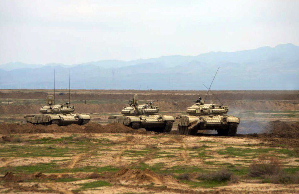 Азербайджан проведет широкомасштабные военные учения