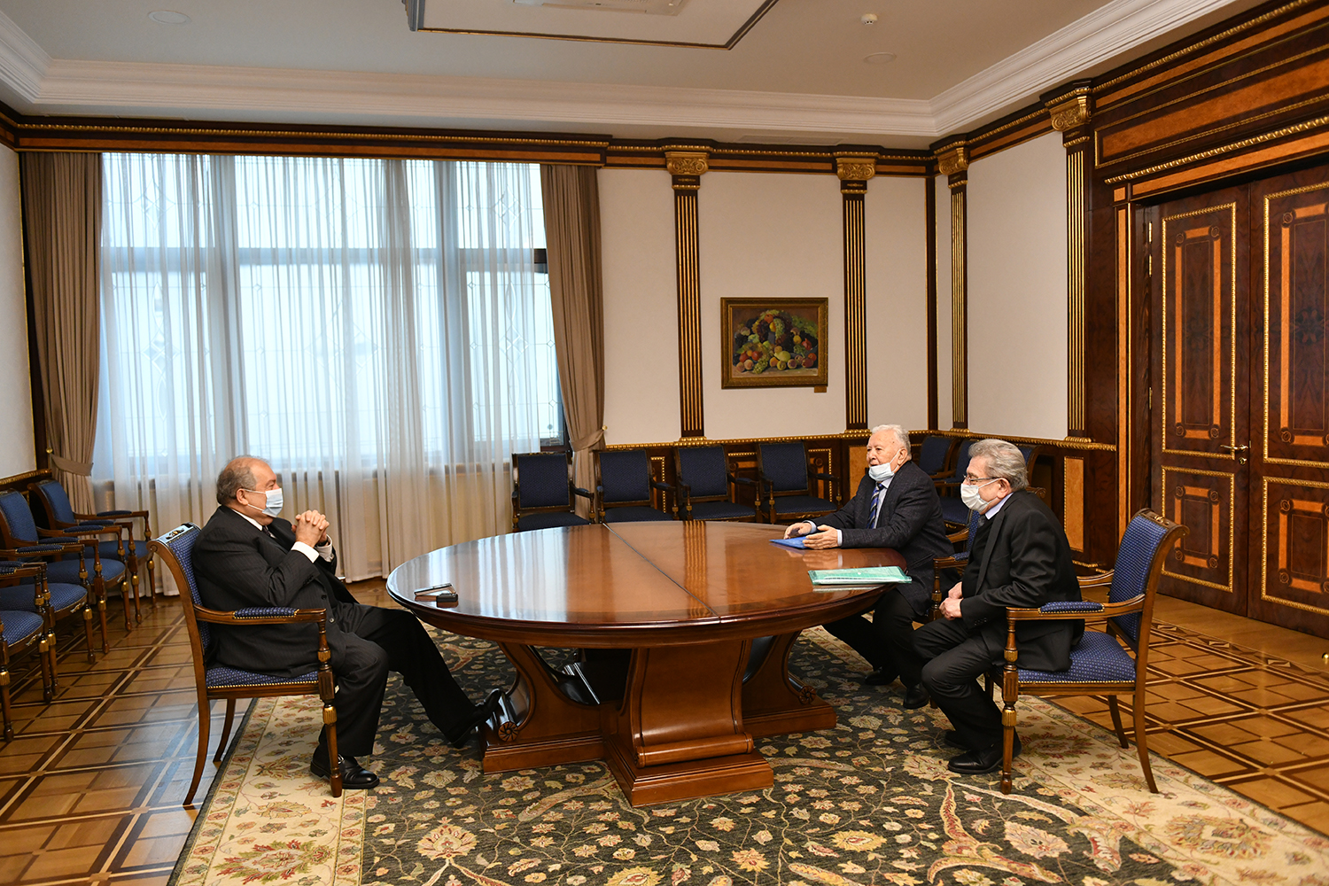 Армен Саркисян обсудил с президентом и вице-президентом НАН проблемы сферы науки