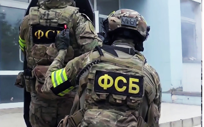 ФСБ задержала в ряде регионов России 13 человек, планировавших атаки на учебные заведения