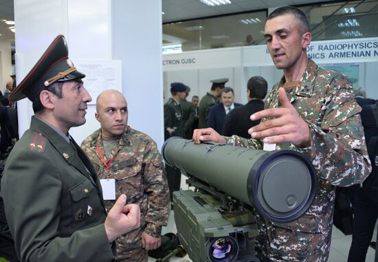 Кабмин Армении утвердил новый порядок финансирования и производства для военных нужд