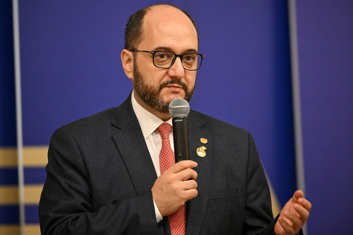 Глава аппарата премьера считает темпы мирного процесса с Азербайджаном удовлетворительными