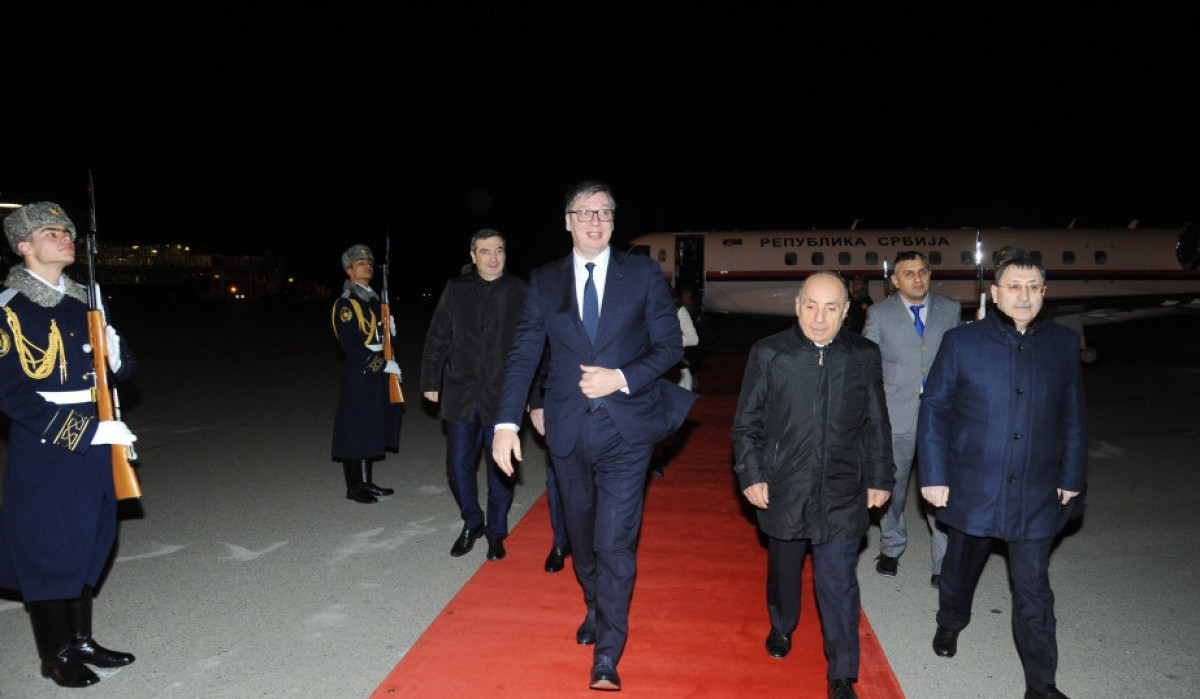 Президент Сербии прибыл в Азербайджан с рабочим визитом