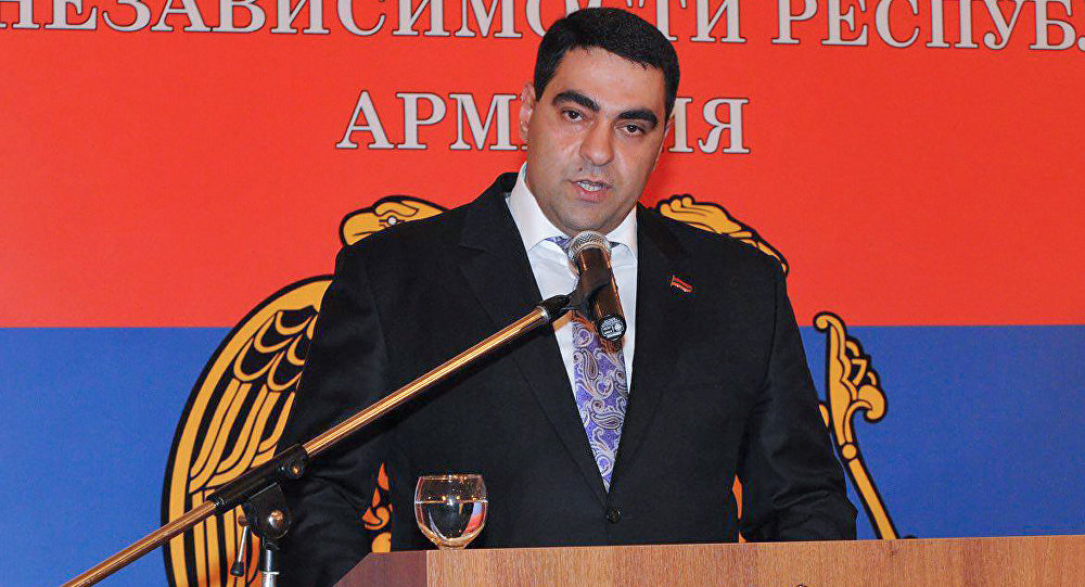 Մամուլ. Թմրամիջոցների համար դատապարտված Աբրահամյանի օգնականը ԱԳՆ-ում խորհրդական 